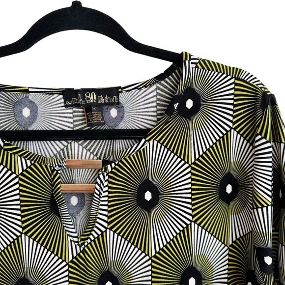 80 Park Geometric Slinky Stretch Blouse with Gold Hardware Accent - Picture 2 of 4
